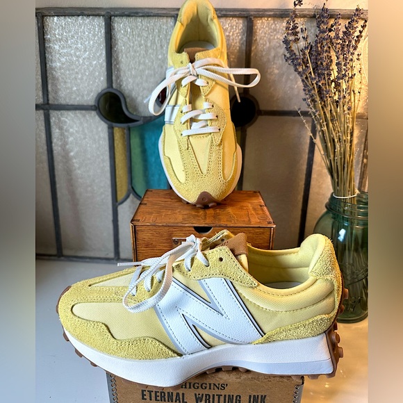 New Balance Shoes - New Balance 327 Retro 70’s Running Shoe in Maize and White Women’s Size 7 NEW